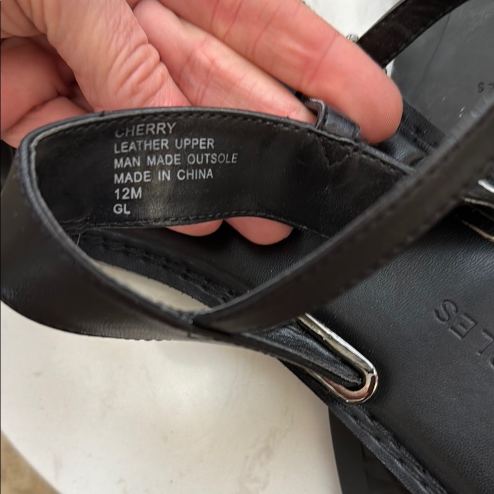 AEROSOLES Black Sandals - Picture 3 of 6